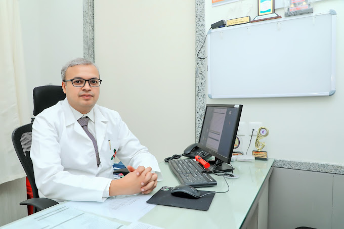dr sanjog jaiswal, oncologist in indore, cancer doctor in indore